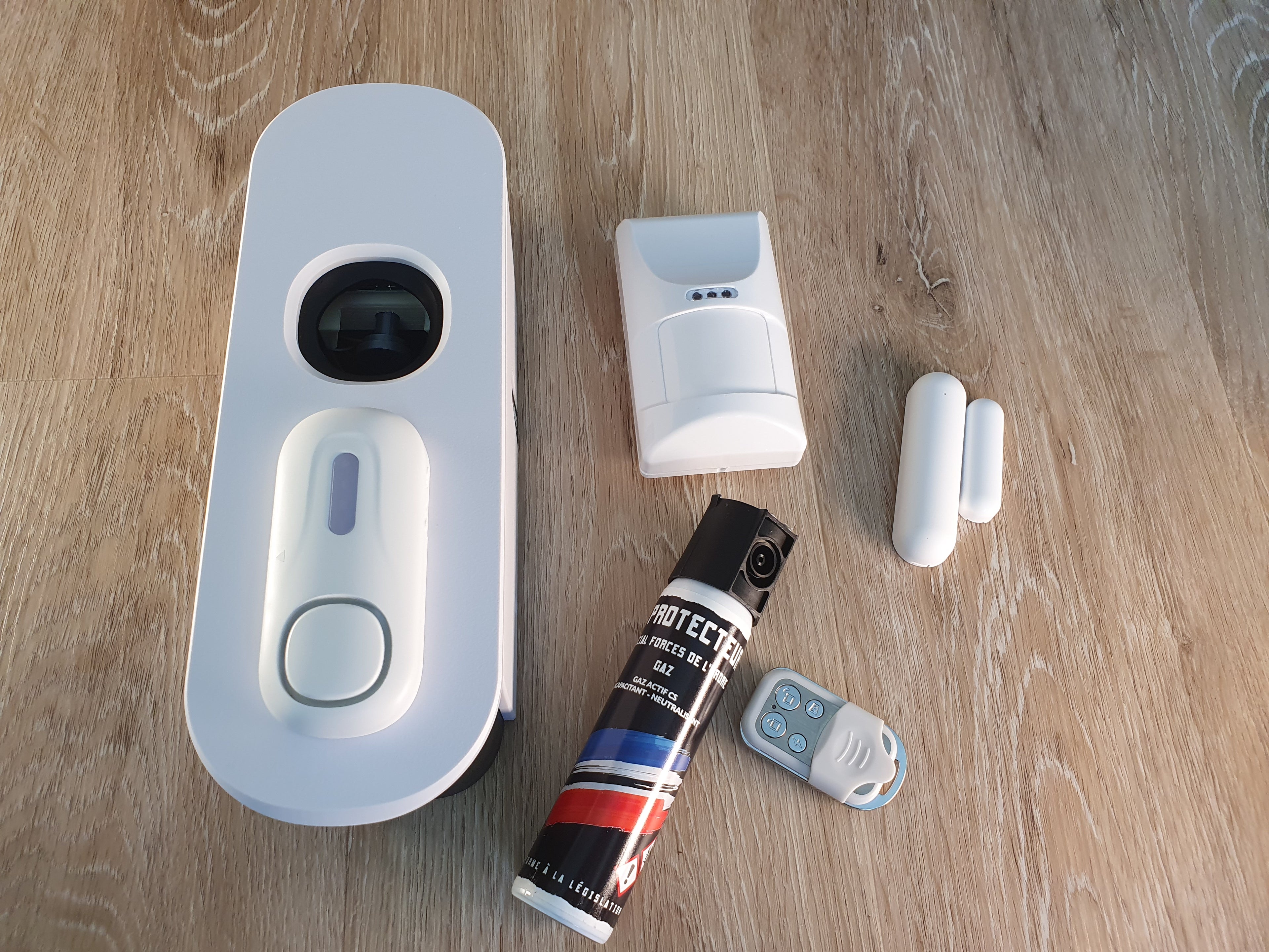 alarme qui diffuse du gaz lacrymogène