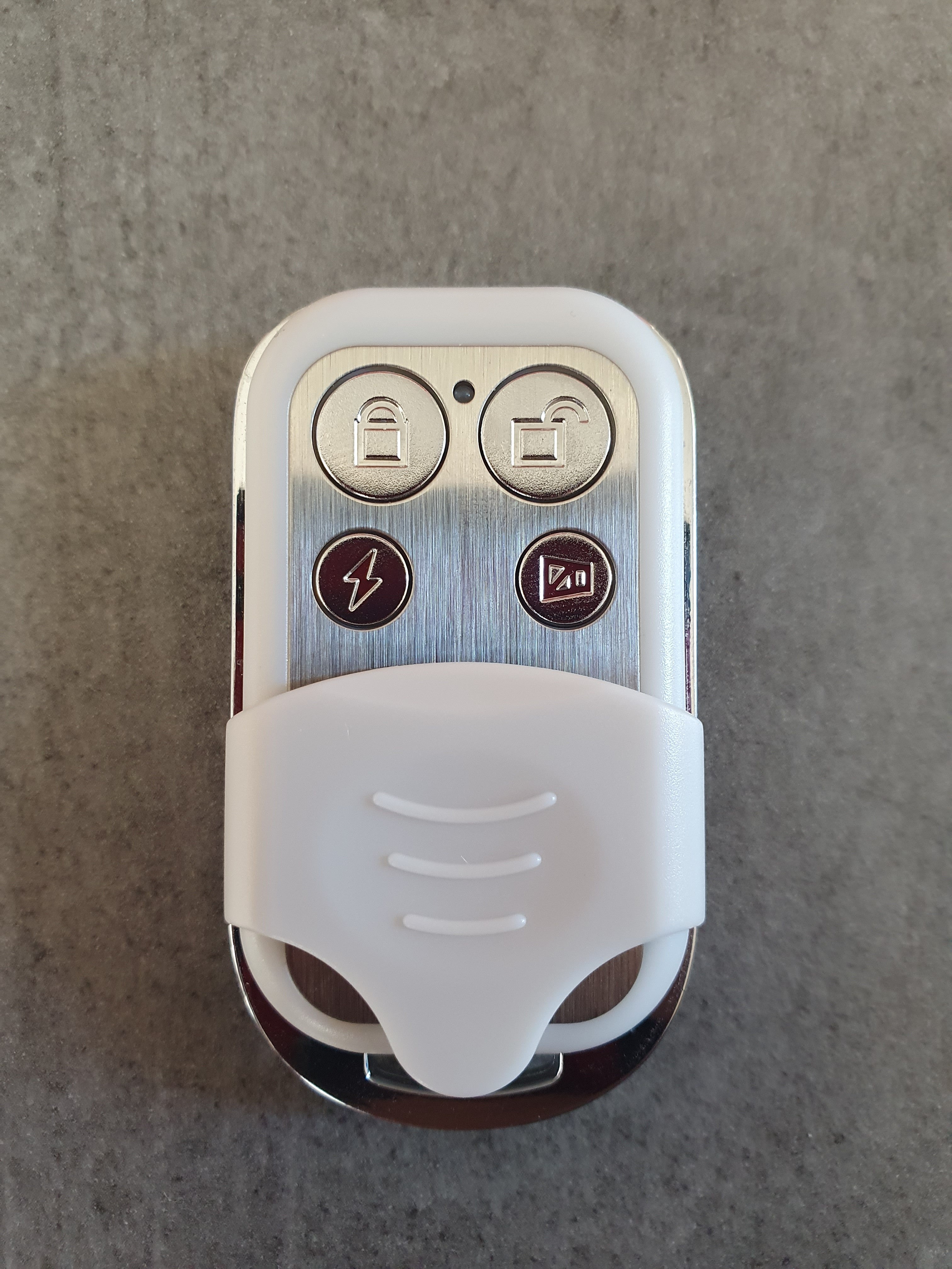 Télécommande 4 boutons avec fonction panique renforcé avec clapet de sécurité Qualiforce